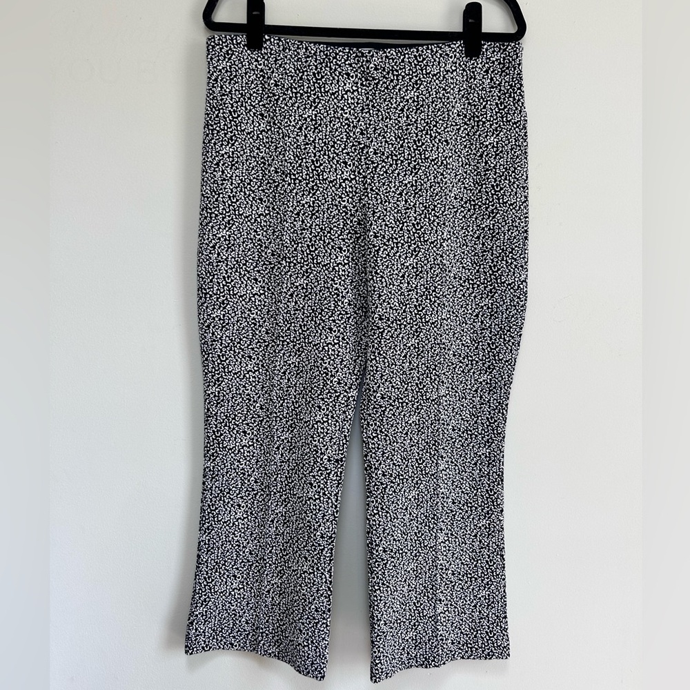 Anthropologie Pants Essential Crop Flare Knit Black White Pattern Stretchy Sz L￼